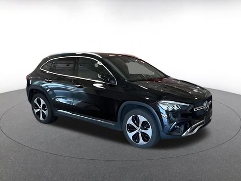 Used 2025 Mercedes-Benz GLA 250 image 2
