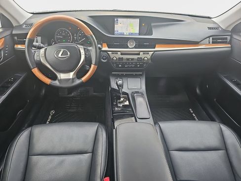Used 2014 Lexus ES 300h 300h w/ Premium Package w/Bamboo Trim image 10
