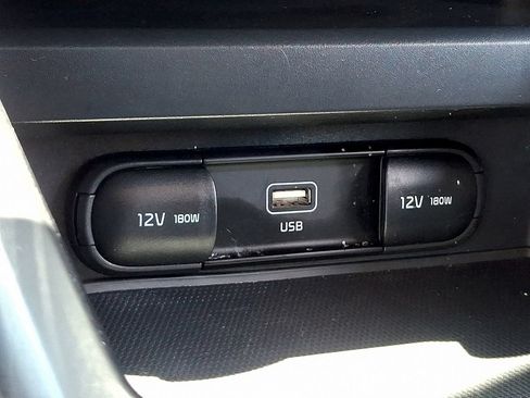 Used 2025 Kia Soul LX w/ LX Technology Package FWD image 21
