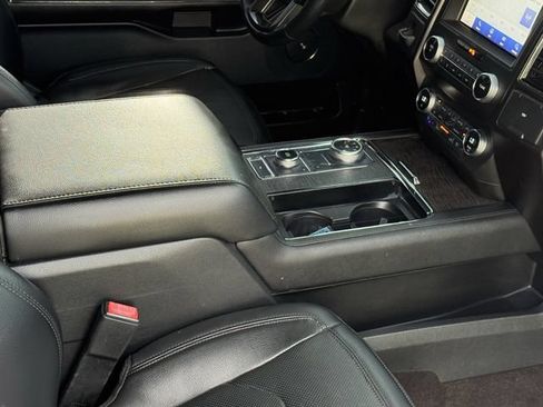 Used 2021 Ford Expedition Max Limited AWD/4WD image 16