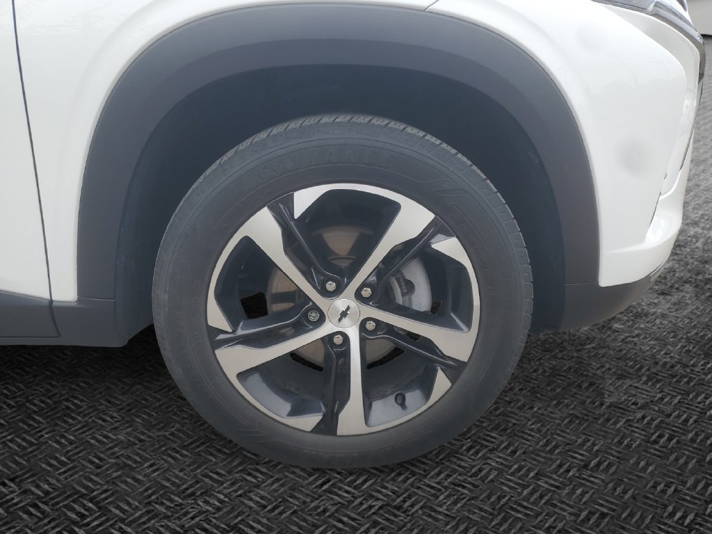 Used 2024 Chevrolet Trax RS w/ Driver Confidence Package FWD image 11