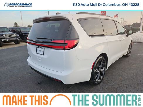 New 2026 Chrysler Pacifica Select w/ S Appearance Package FWD image 7