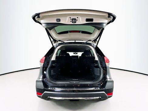 Used 2018 Nissan Rogue SV image 28