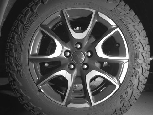 Used 2025 Jeep Compass Trailhawk AWD/4WD image 14