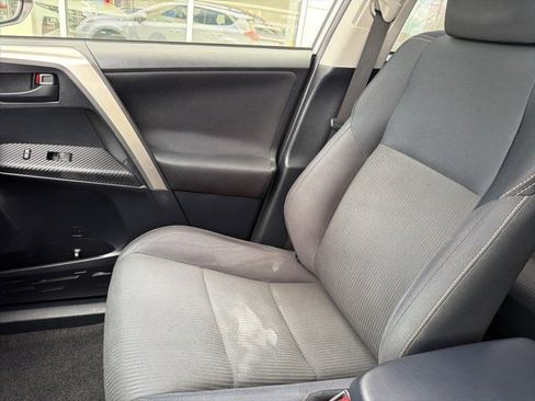 Used 2013 Toyota RAV4 XLE image 27