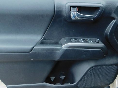 Used 2020 Toyota Tacoma 4x4 Double Cab image 25