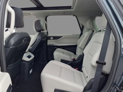 New 2026 Lincoln Navigator Reserve AWD/4WD image 5