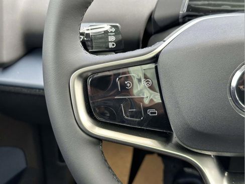 New 2025 Volvo EX30 Plus w/ Protection Package Premier image 7