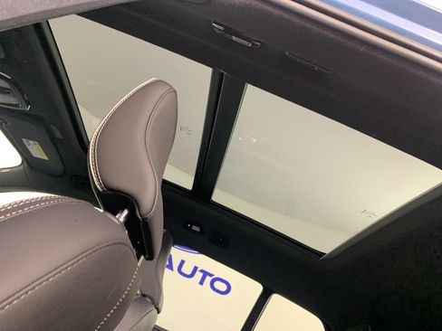 Used 2024 Volvo XC40 B5 Plus AWD/4WD image 28