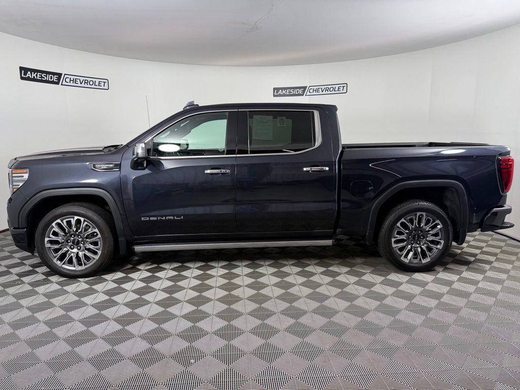 Used 2023 GMC Sierra 1500 Denali Ultimate AWD/4WD image 3