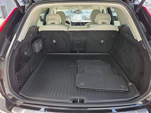 Used 2023 Volvo XC60 B5 Ultimate w/ Protection Package Premier FWD image 19