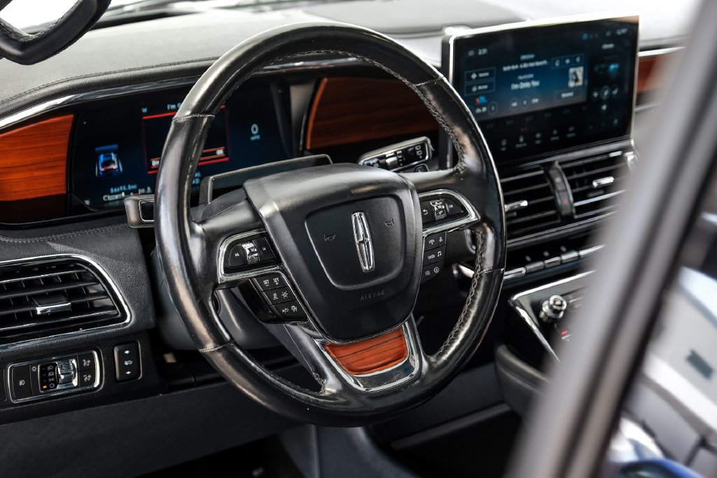 Used 2022 Lincoln Navigator Reserve AWD/4WD image 13