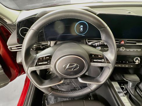 Used 2023 Hyundai Elantra SEL w/ Convenience Package FWD image 11