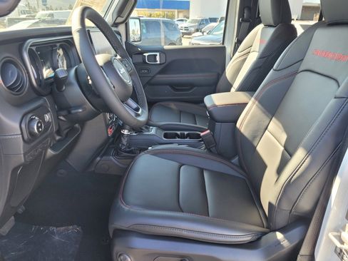 New 2025 Jeep Gladiator Rubicon w/ Convenience Group image 11