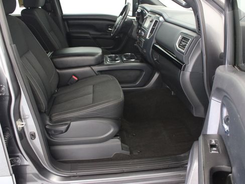 Used 2018 Nissan Titan SV w/ SV Convenience Package AWD/4WD image 38