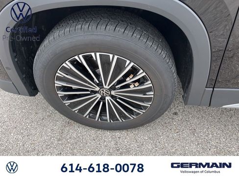 Used 2025 Volkswagen Tiguan S image 19
