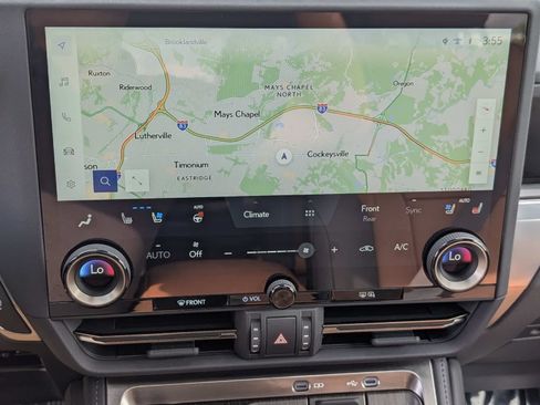 Used 2026 Lexus GX 550 w/ Accessory Package (2T) AWD/4WD image 32