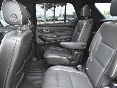 Used 2023 Chevrolet Traverse Premier image 17