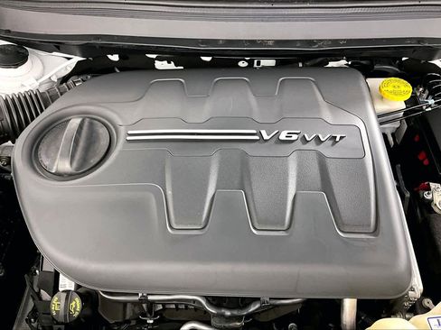 Used 2022 Jeep Cherokee Limited w/ Mopar Interior Package image 32