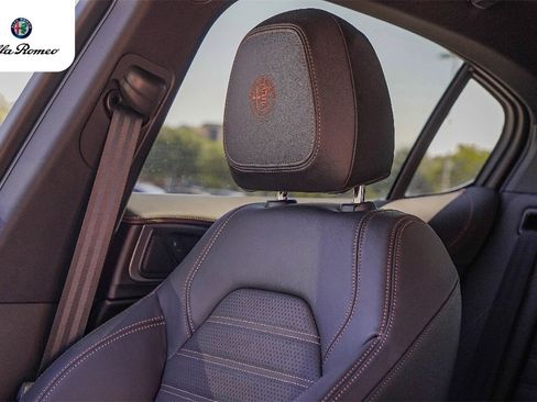 New 2025 Alfa Romeo Stelvio Sprint image 12