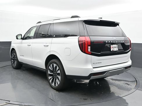 Used 2025 Ford Expedition Platinum w/ Driver's Package AWD/4WD image 11