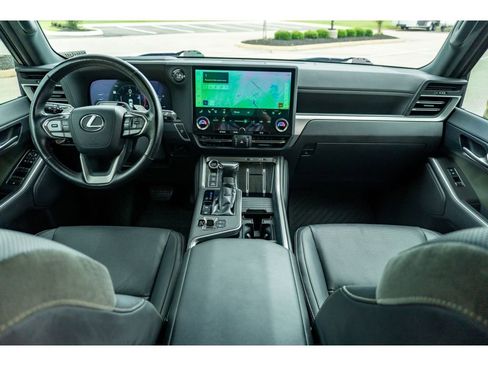 Used 2024 Lexus GX 550 AWD/4WD image 19