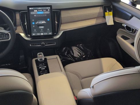 New 2026 Volvo XC90 T8 Plus w/ Protection Package Premier image 22