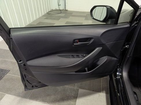 Used 2025 Toyota Corolla LE image 12