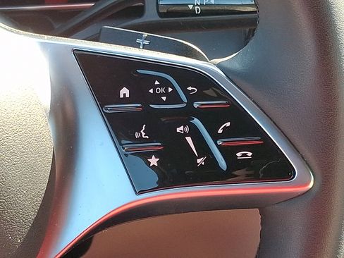 Used 2026 Mercedes-Benz GLC 300 4MATIC image 23