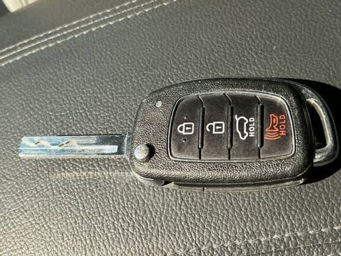 Used 2018 Hyundai Santa Fe Sport FWD image 21