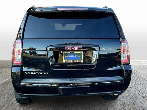 Used 2018 GMC Yukon XL SLT w/ Premium Edition image 7