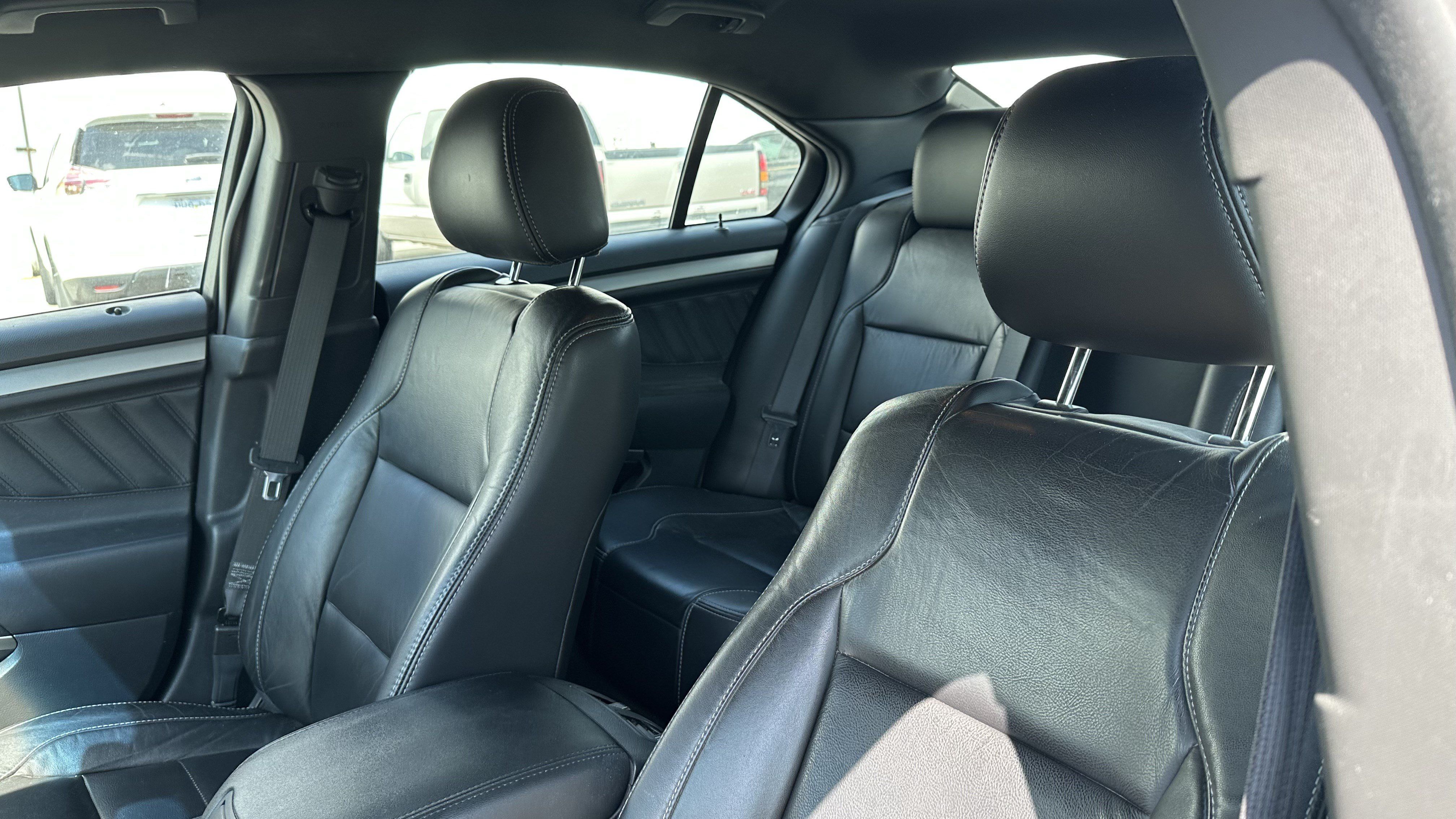 Used 2013 Ford Taurus SEL FWD image 18