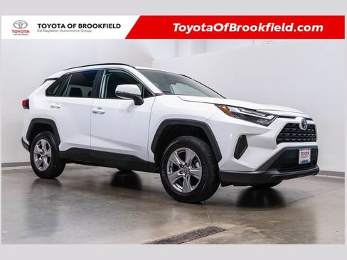 Certified 2025 Toyota RAV4 XLE AWD/4WD image 1
