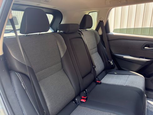 Used 2022 Nissan Rogue SV FWD image 31