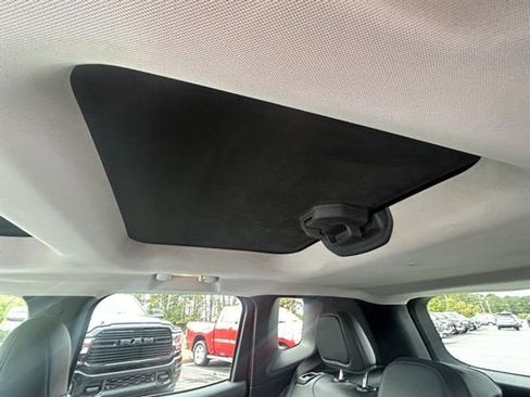 Used 2016 Jeep Renegade Trailhawk w/ Premium Trailhawk Package image 19