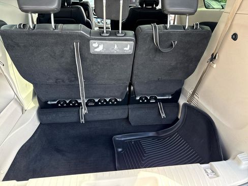 Used 2018 Chrysler Pacifica Touring-L Plus w/ Tire & Wheel Group image 28
