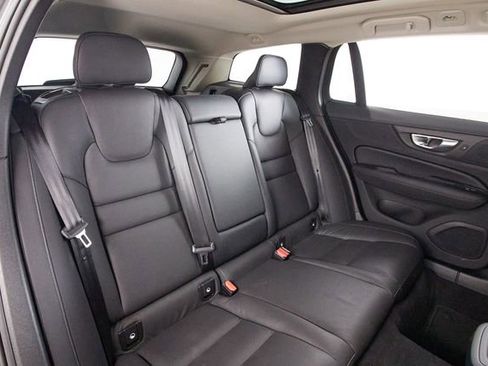 Certified 2025 Volvo V60 B5 Cross Country Plus AWD/4WD image 24