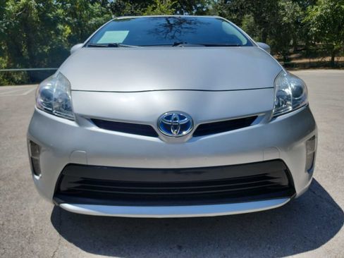 Used 2012 Toyota Prius Three FWD image 2
