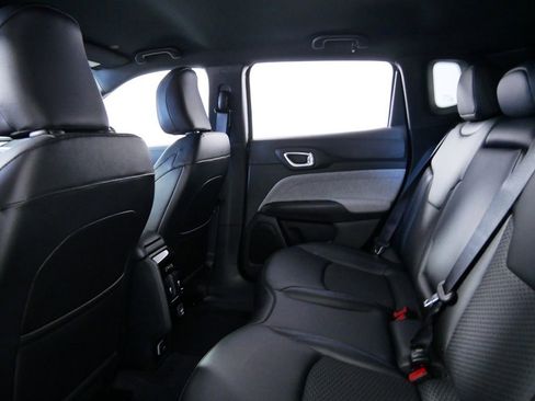 Used 2024 Jeep Compass Latitude image 26