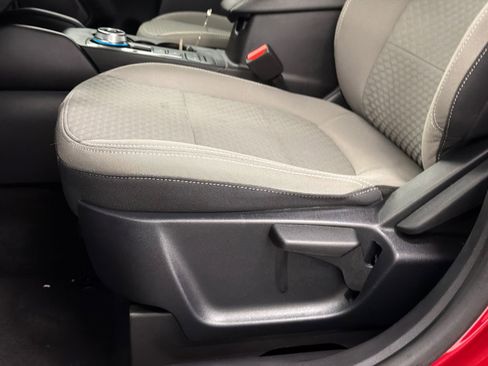 Used 2022 Ford Escape SE FWD image 13