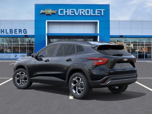 New 2026 Chevrolet Trax LT w/ Driver Confidence Package FWD image 27