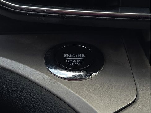 Used 2023 Ford Explorer XLT w/ Equipment Group 202A image 17