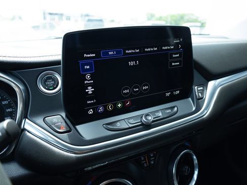 Used 2025 Chevrolet Blazer LT AWD/4WD image 16