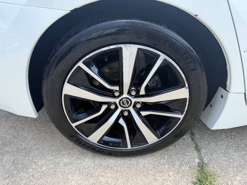 Used 2021 Nissan Maxima 3.5 SV w/ Floor Mat Group FWD image 8