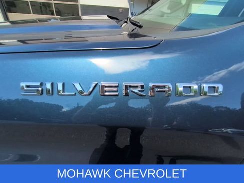 Used 2020 Chevrolet Silverado 1500 Custom w/ Custom Value Package AWD/4WD image 32