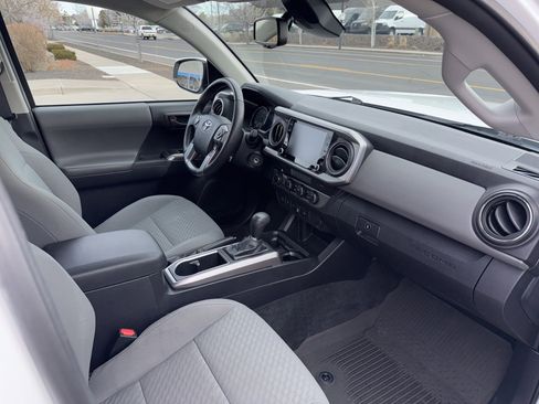 Used 2022 Toyota Tacoma 4x4 Double Cab image 22