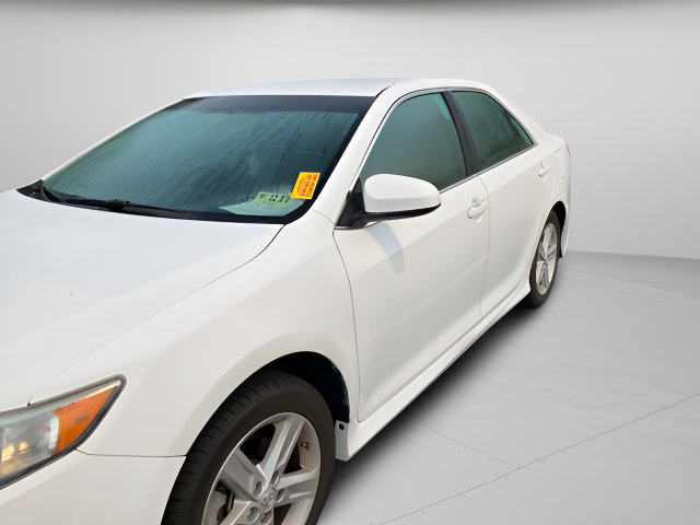 Used 2014 Toyota Camry SE FWD image 7