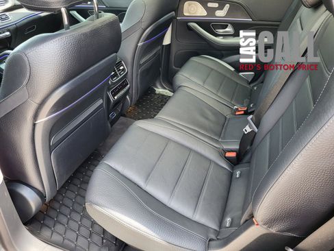 Used 2024 Mercedes-Benz GLS 580 4MATIC image 16