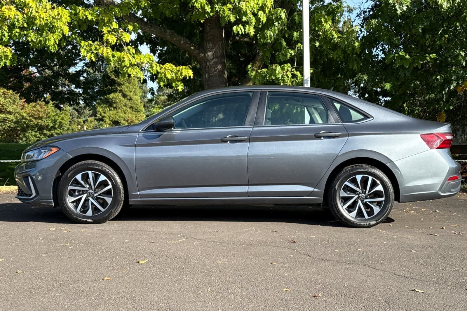 Used 2025 Volkswagen Jetta S FWD image 5