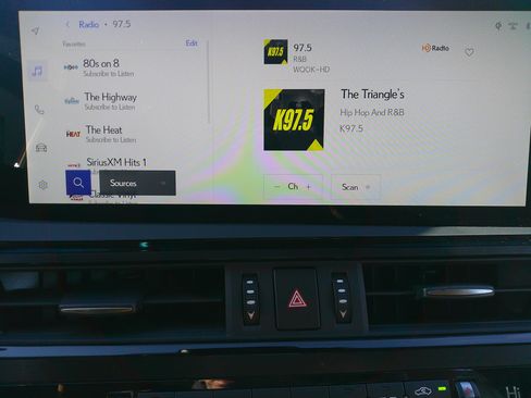 Used 2025 Lexus ES 300h w/ Premium Package image 24